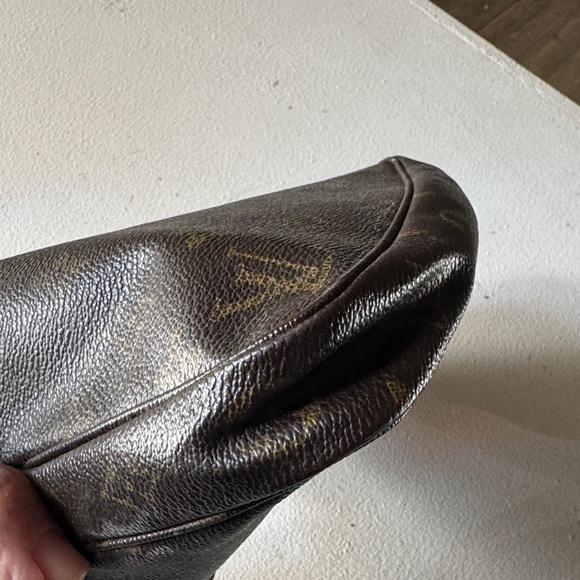 Louis Vuitton Brown Monogram Pouch authentic - Picture 10 of 16